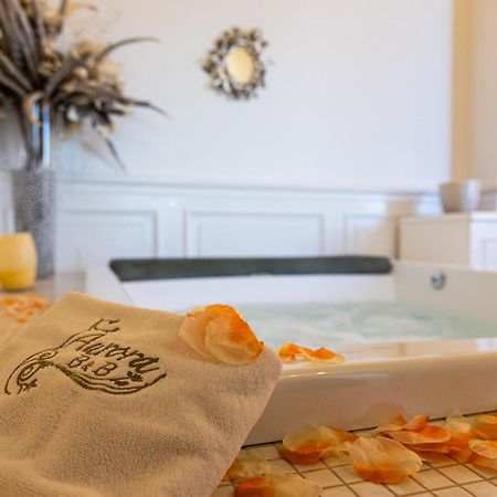 Palazzo Aurora Bed & Breakfast Алецио Екстериор снимка