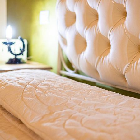 Palazzo Aurora Bed & Breakfast Алецио Екстериор снимка
