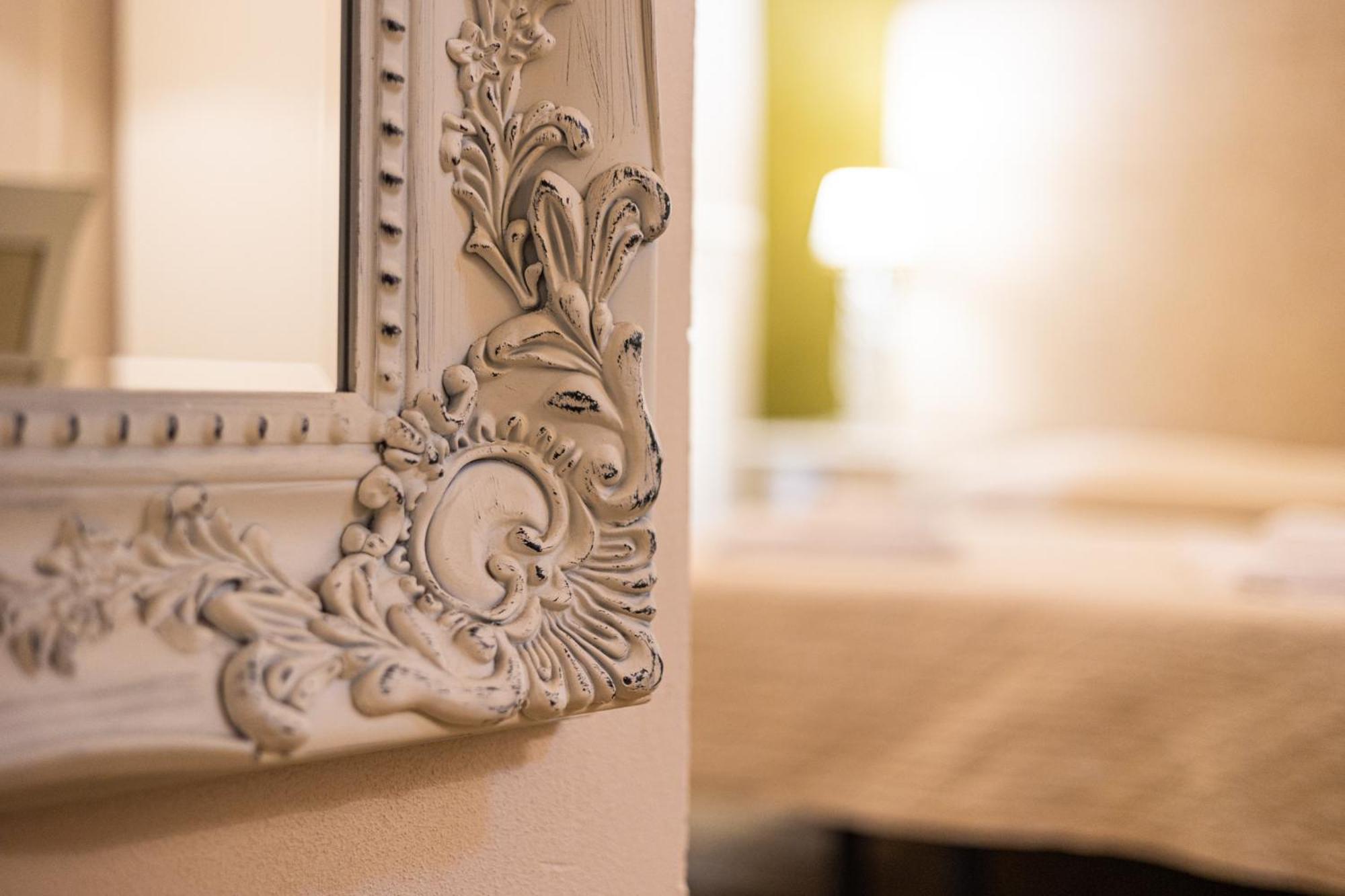 Palazzo Aurora Bed & Breakfast Алецио Екстериор снимка