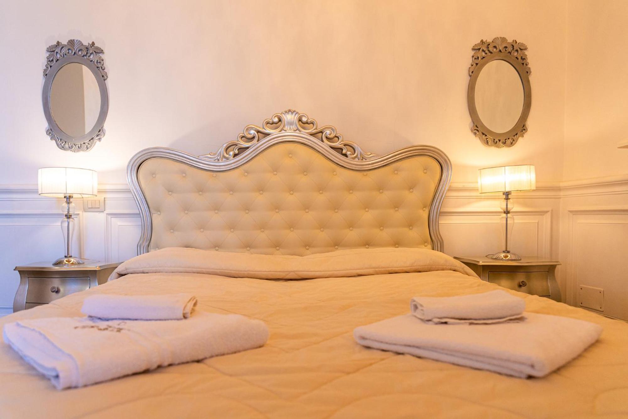 Palazzo Aurora Bed & Breakfast Алецио Екстериор снимка