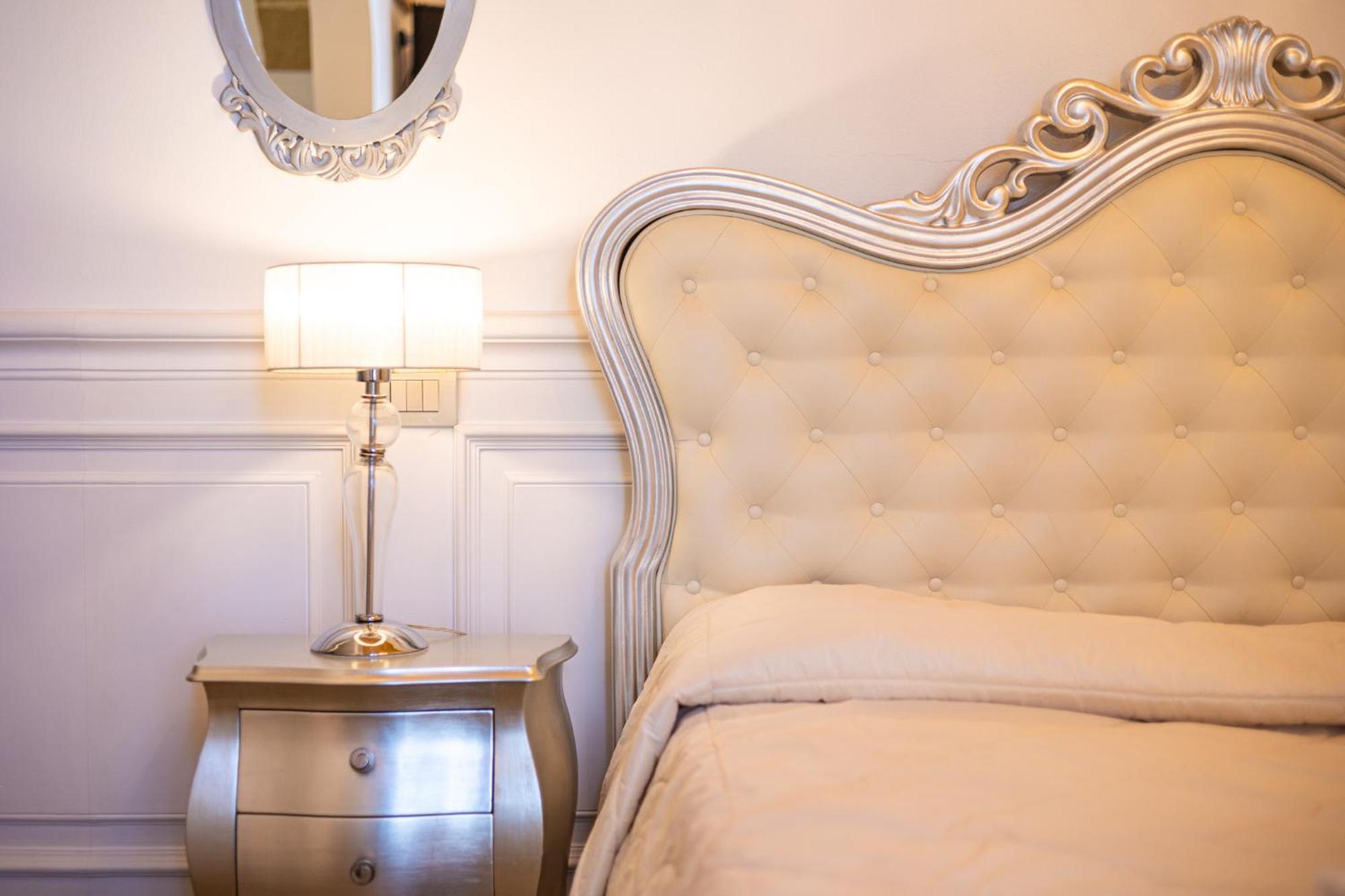 Palazzo Aurora Bed & Breakfast Алецио Екстериор снимка