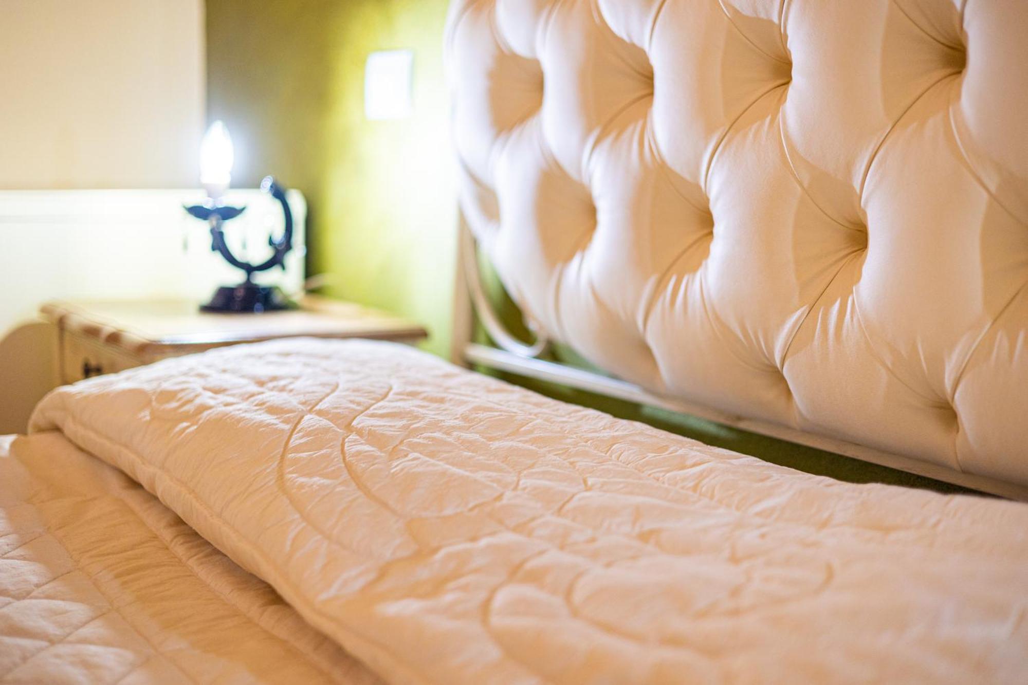 Palazzo Aurora Bed & Breakfast Алецио Екстериор снимка