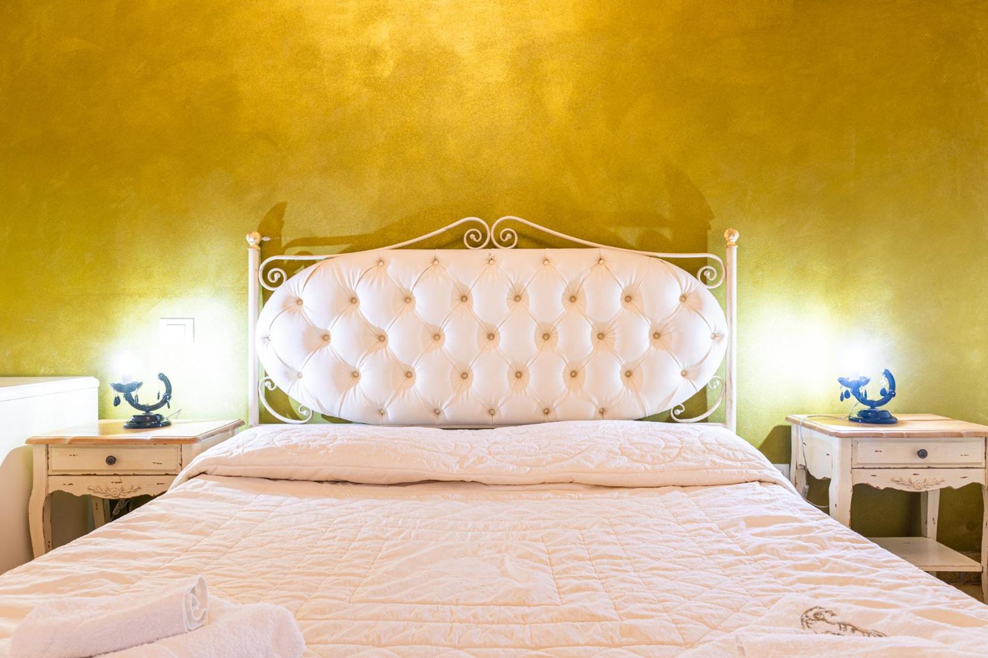Palazzo Aurora Bed & Breakfast Алецио Екстериор снимка